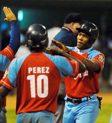 Tigres dan primer zarpazo a Villa Clara en playoff oriental