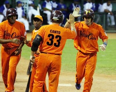 Campeón cae dos veces en provincial beisbolera